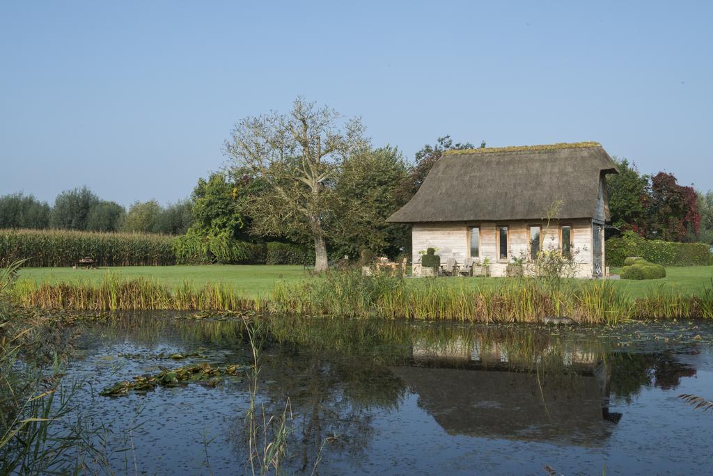 Sint-Coryn Vila Reninge Quarto foto